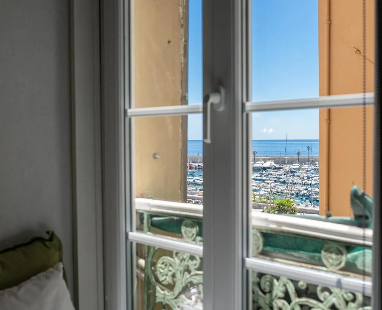 Les Sablettes - Bord De Mer - Vieille Ville - Parking Prive Menton Apartment